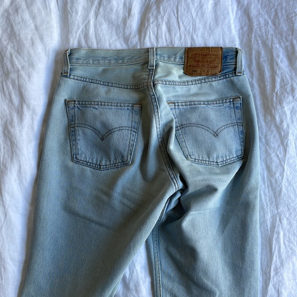 LEVI 501’S LIGHT WASH (aka ur lucky day) distressed straight leg W29 L30 - Picture 9 of 13